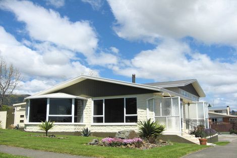 Photo of property in 10 Jellicoe Avenue, Stoke, Nelson, 7011