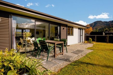Photo of property in 6 Hewson Crescent, Lake Hawea, Wanaka, 9382