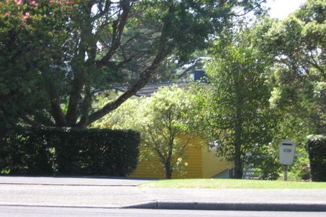 Photo of property in 109 Carlisle Road, Torbay, Auckland, 0632