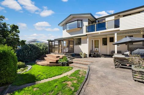 Photo of property in 26 Trelawn Place, Cockle Bay, Auckland, 2014