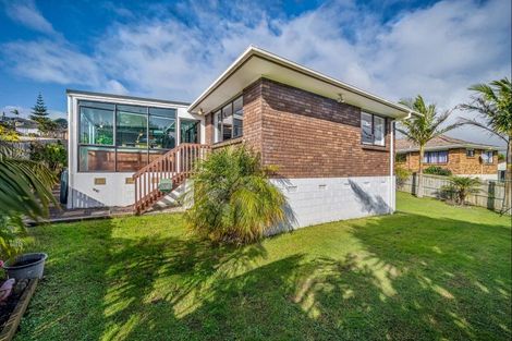 Photo of property in 71 Aberfeldy Avenue, Highland Park, Auckland, 2010