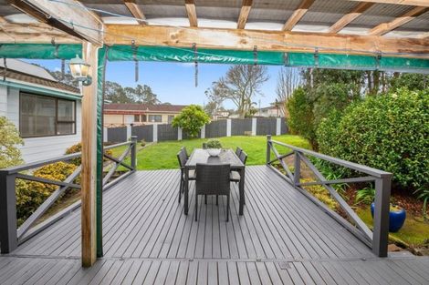 Photo of property in 9 Moxham Grove, Massey, Auckland, 0614