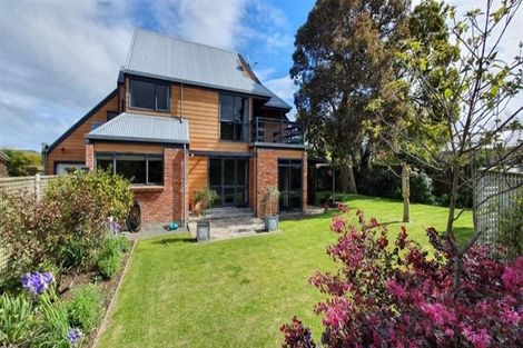 Photo of property in 21 Grey Street, College Estate, Whanganui, 4500