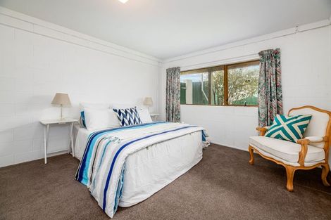 Photo of property in 46 Spence Road, Henderson, Auckland, 0612