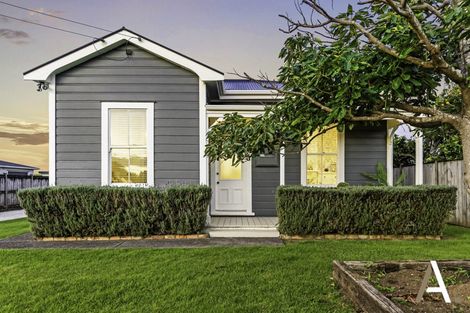 Photo of property in 19 Crown Road, Paerata, Pukekohe, 2676