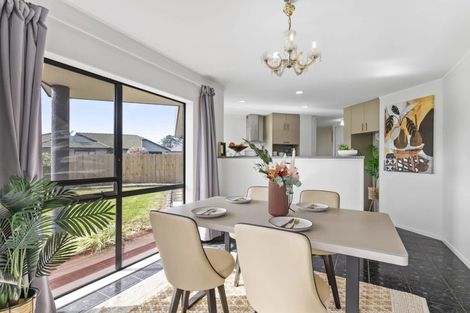 Photo of property in 73 Burswood Drive, Burswood, Auckland, 2013