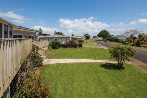 Photo of property in 39 West Crescent, Te Puru, Thames, 3575