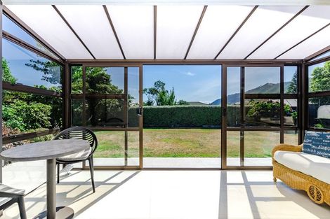 Photo of property in 44 Rewarewa Crescent, Waikanae, 5036