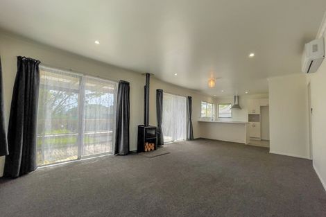 Photo of property in 15 Orchard East Road, Ngatea, 3503