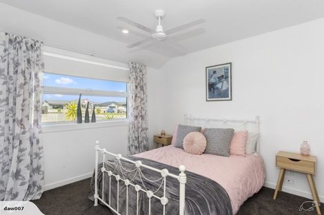 Photo of property in 1 Wahaika Way, Papamoa Beach, Papamoa, 3118