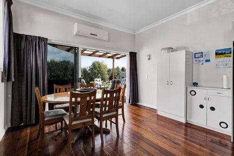 Photo of property in 401 Waihi Road, Normanby, Hawera, 4614