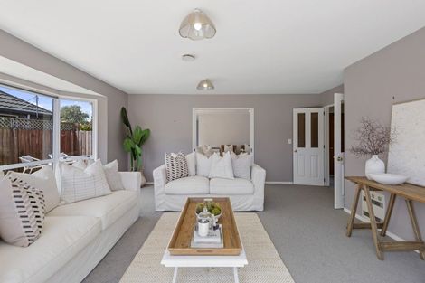 Photo of property in 8 Patricia Place, Harewood, Christchurch, 8051