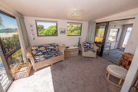 Photo of property in 39 Seaview Road, Cable Bay, 0420