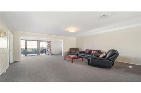 Photo of property in 1/15 Moncrieff Avenue, Clendon Park, Auckland, 2103