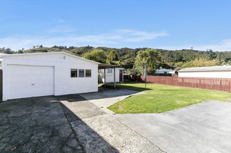 Photo of property in 91 Wood Street, Wainuiomata, Lower Hutt, 5014