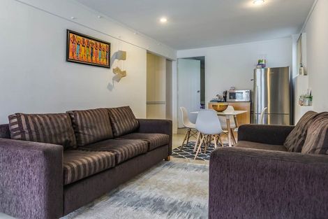 Photo of property in 15 Sunnyfield Crescent, Glenfield, Auckland, 0629