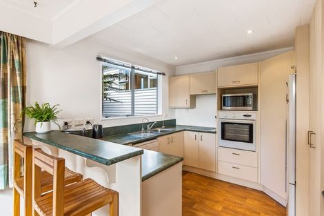 Photo of property in 37 Te Kupe Road, Paraparaumu Beach, Paraparaumu, 5032