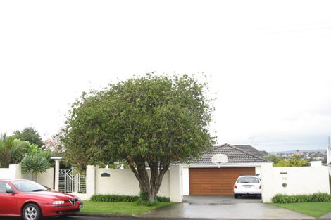 Photo of property in 53 Parkhill Road, Mellons Bay, Auckland, 2014