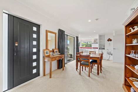 Photo of property in 10 Frangipani Street, Cable Bay, 0420