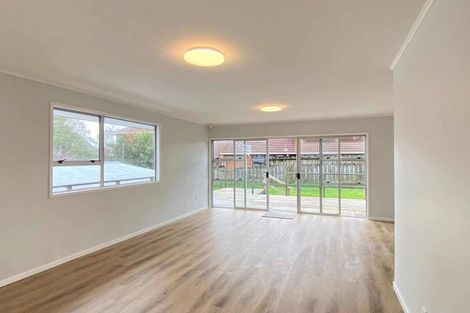 Photo of property in 75 Lewisham Street, Highland Park, Auckland, 2010