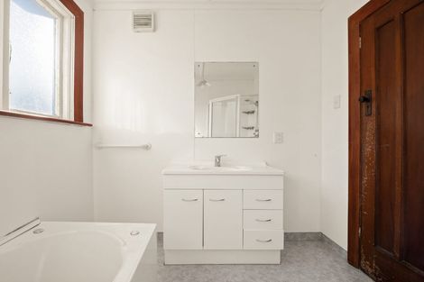 Photo of property in 28 Duke Street, North Dunedin, Dunedin, 9016