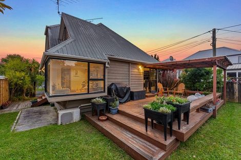 Photo of property in 2/164 Nile Road, Milford, Auckland, 0620