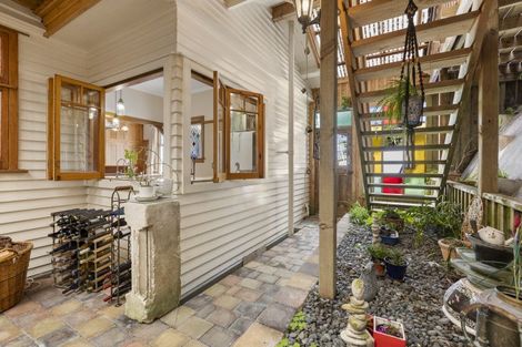 Photo of property in 22 Peace Avenue, Moturoa, New Plymouth, 4310