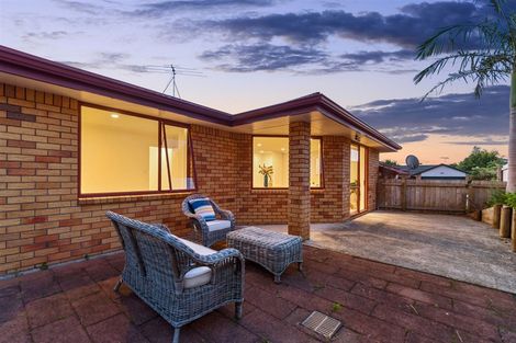 Photo of property in 5 Marbella Crescent, Oteha, Auckland, 0632