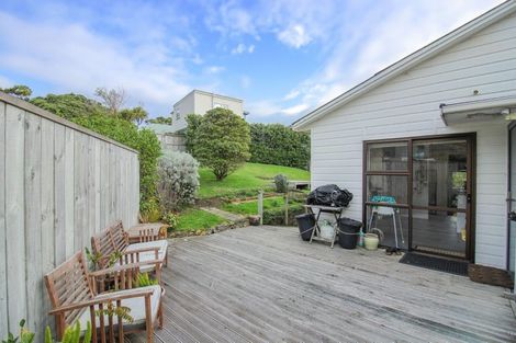 Photo of property in 1 Sidlaw Street, Strathmore Park, Wellington, 6022