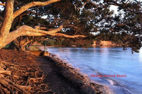 Photo of property in 2 Beach Road, Mellons Bay, Auckland, 2014