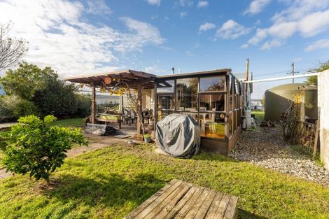 Photo of property in 16 Punga Street, Tangimoana, 4822