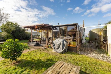 Photo of property in 16 Punga Street, Tangimoana, 4822