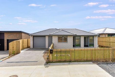 Photo of property in 75 Waruhia Crescent, Rototuna North, 3281