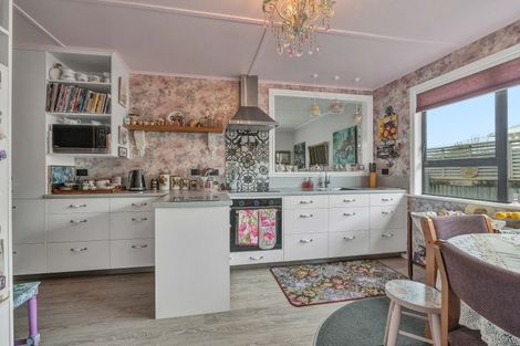 Photo of property in 21 Mills Street, Eltham, 4322