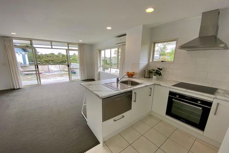 Photo of property in 1a/20 Ian Marwick Place, Birkenhead, Auckland, 0626