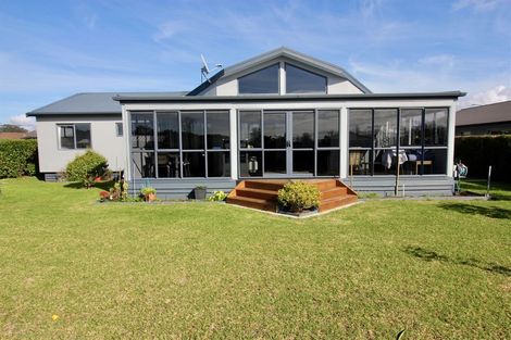 Photo of property in 18 Ringwood Place, Whitianga, 3510
