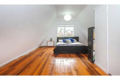 Photo of property in 120 Park Hill Road, Birkenhead, Auckland, 0626