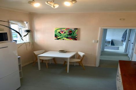 Photo of property in 13 Massey Avenue, Greenlane, Auckland, 1061