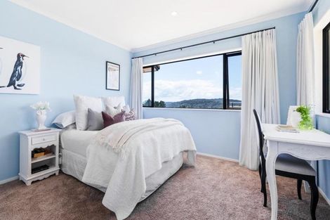 Photo of property in 10 Warman Road, Okura, Auckland, 0792