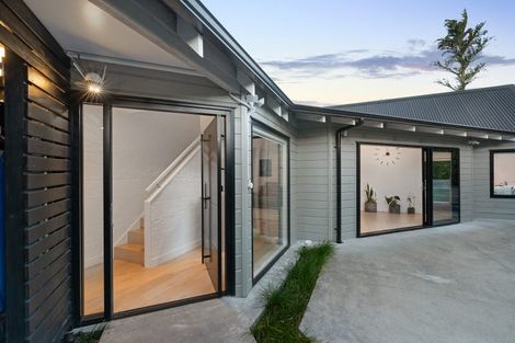 Photo of property in 9 Quebec Road, Milford, Auckland, 0620