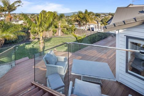 Photo of property in 4 Calypso Place, Rothesay Bay, Auckland, 0630