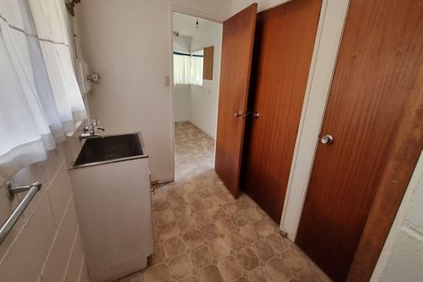 Photo of property in 1 Cleve Road, Green Bay, Auckland, 0604