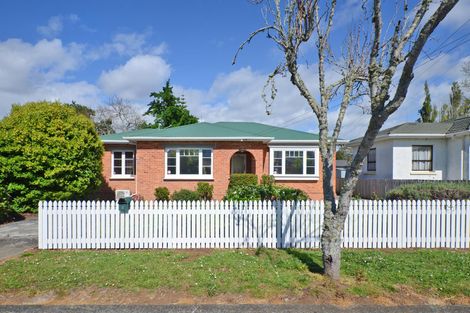 Photo of property in 5 Henry Street, Ebdentown, Upper Hutt, 5018