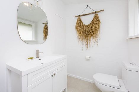 Photo of property in 35 Chatsworth Road, Silverstream, Upper Hutt, 5019