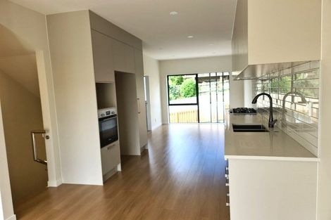 Photo of property in 2/28 Ludlow Terrace, Totara Vale, Auckland, 0627