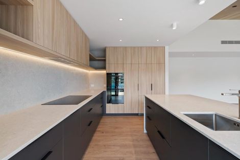 Photo of property in 6 Red Deer Rise, Kelvin Heights, Queenstown, 9300