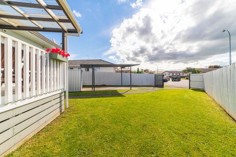 Photo of property in 1/35 Kopara Place, Clendon Park, Auckland, 2103