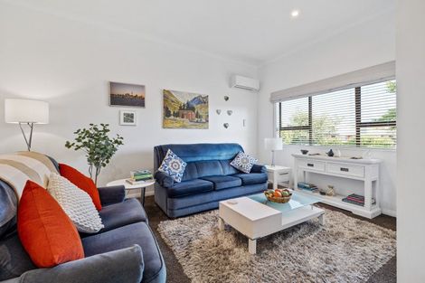 Photo of property in 43 Wood Street, Takaro, Palmerston North, 4410