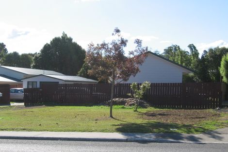 Photo of property in 124 Moire Road, West Harbour, Auckland, 0618