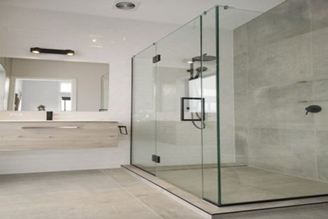 Photo of property in 2 Romeo Place, Whitianga, 3510